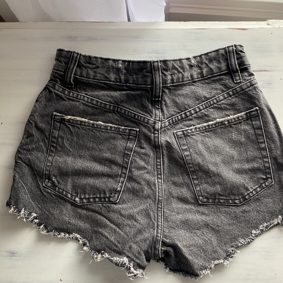 Zara Festival Jeans Shorts - Picture 2 of 3